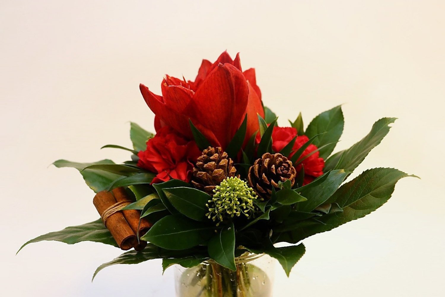 Joulupöydän kimppu punainen