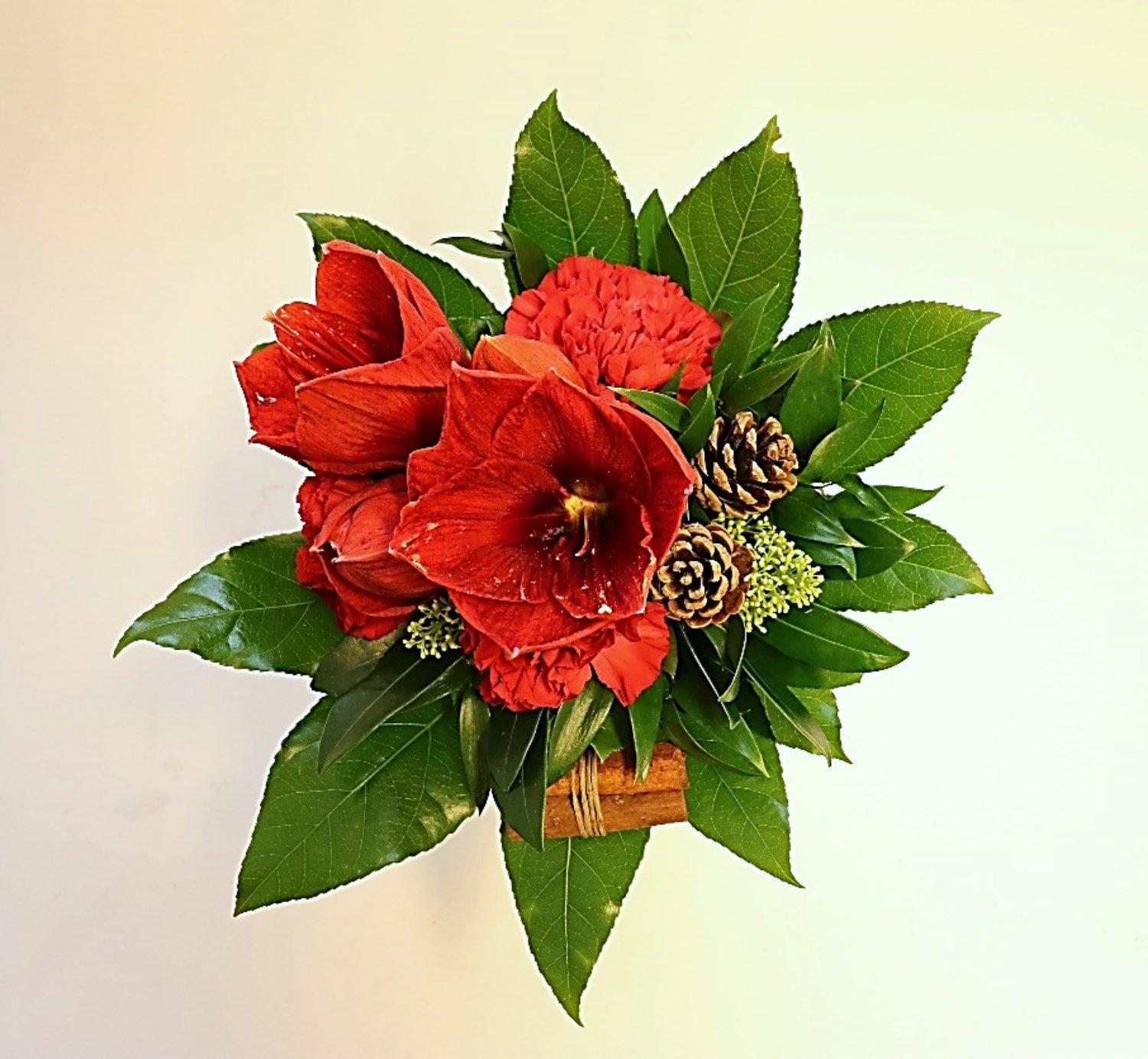 Joulupöydän kimppu punainen